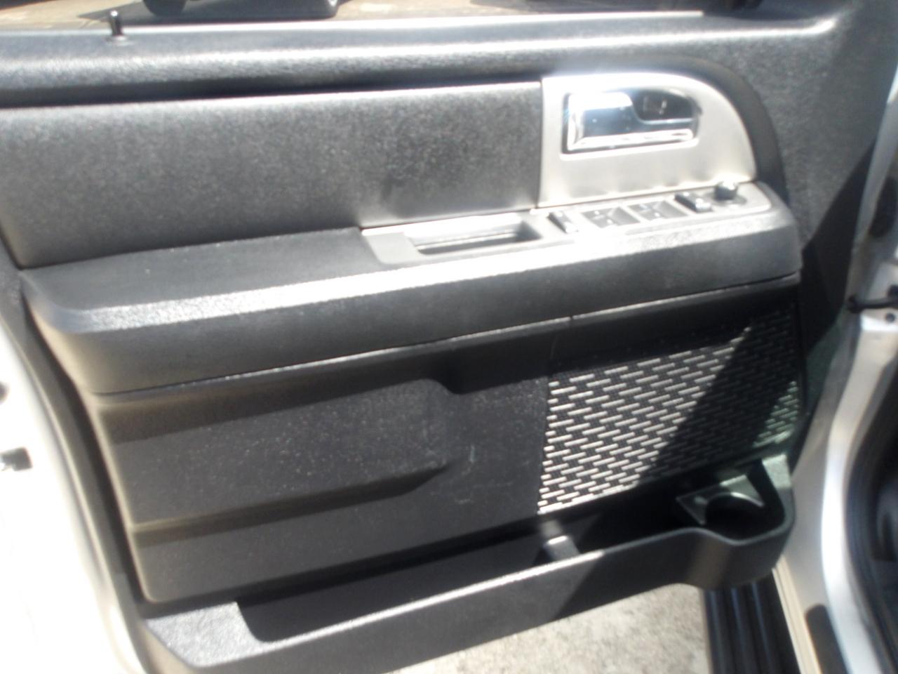 Ford Expedition 2WD 4dr XLT 2015