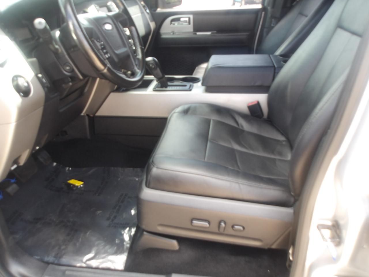Ford Expedition 2WD 4dr XLT 2015