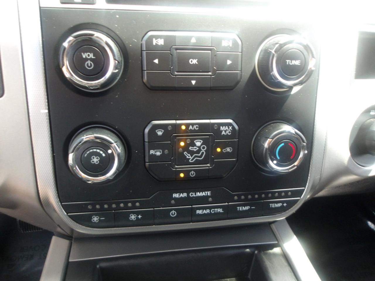 Ford Expedition 2WD 4dr XLT 2015