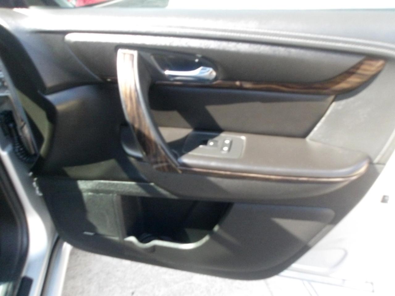 GMC Acadia FWD 4dr Denali 2016