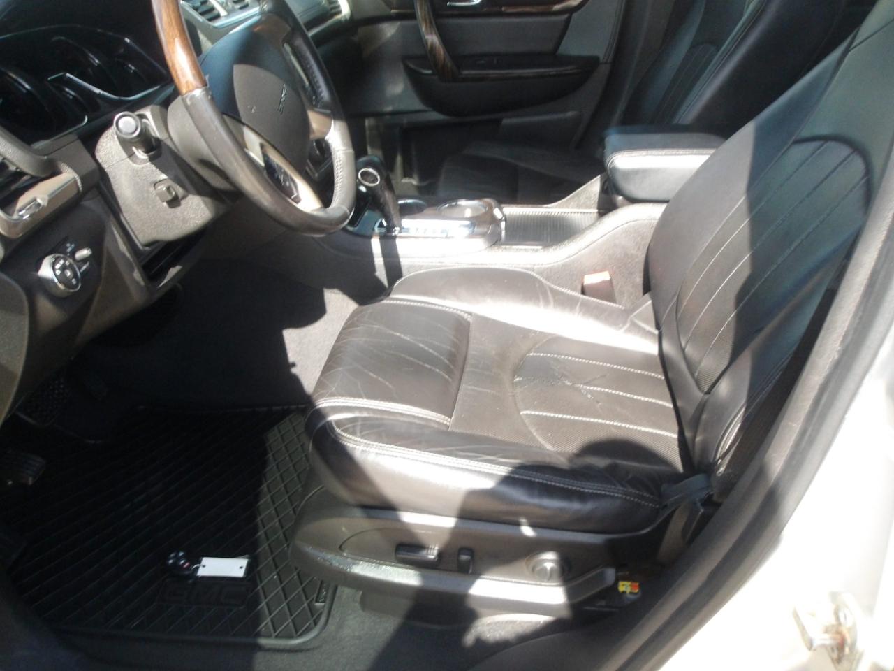 GMC Acadia FWD 4dr Denali 2016