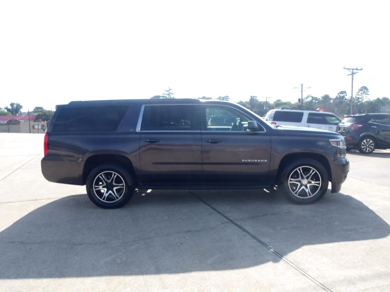 Chevrolet Suburban 2WD 4dr 1500 LT 2016