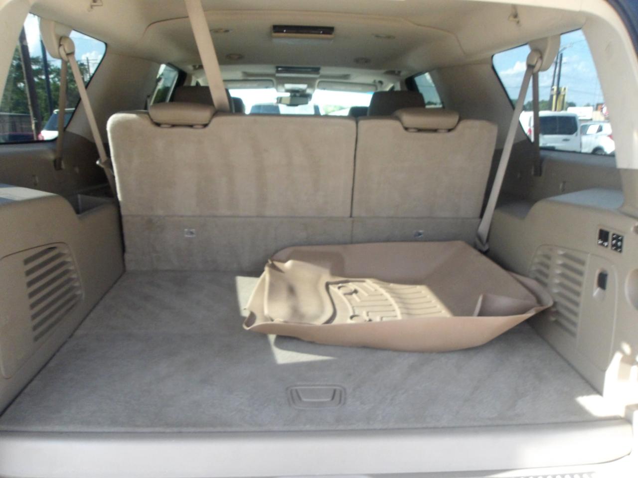 Chevrolet Suburban 2WD 4dr 1500 LT 2016