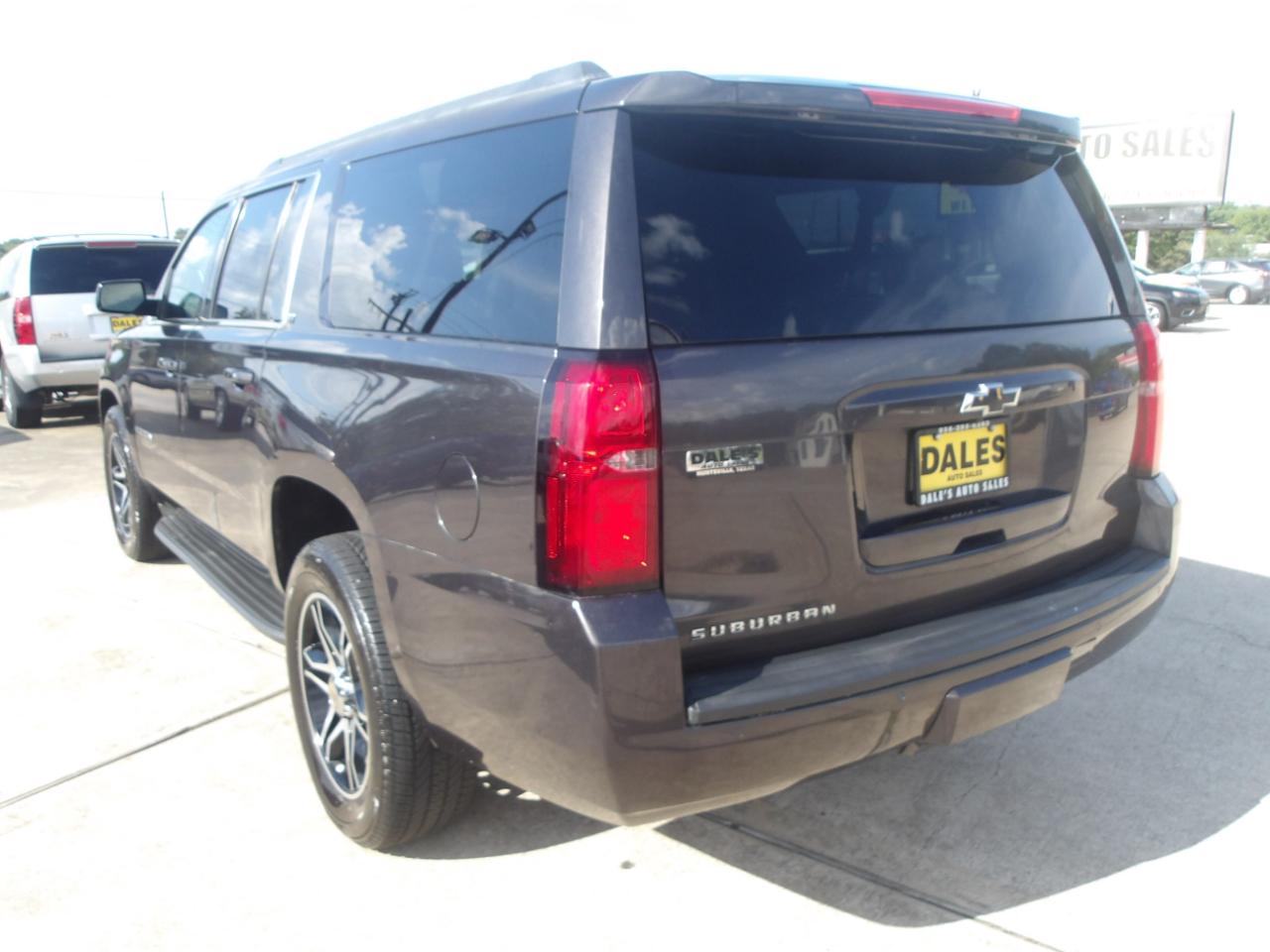 Chevrolet Suburban 2WD 4dr 1500 LT 2016