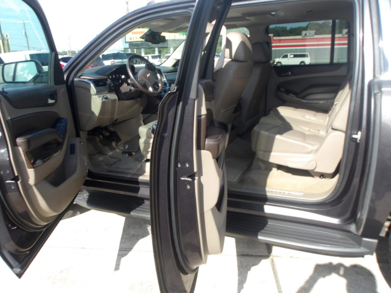 Chevrolet Suburban 2WD 4dr 1500 LT 2016