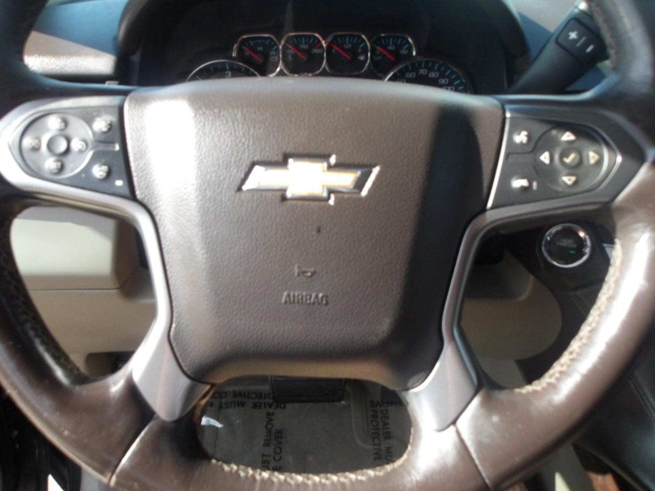 Chevrolet Suburban 2WD 4dr 1500 LT 2016