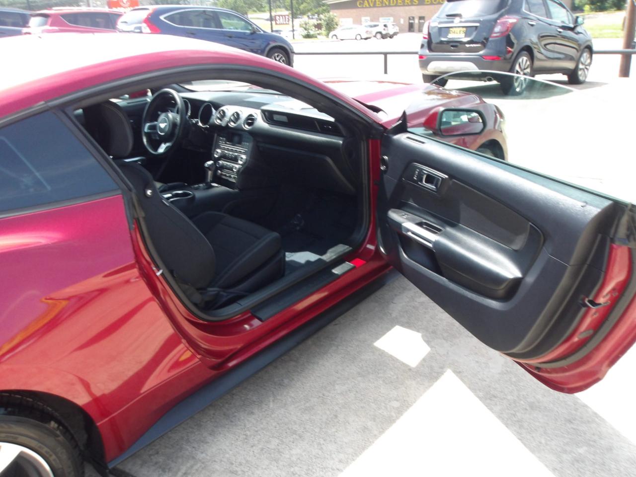 Ford Mustang 2dr Fastback V6 2015