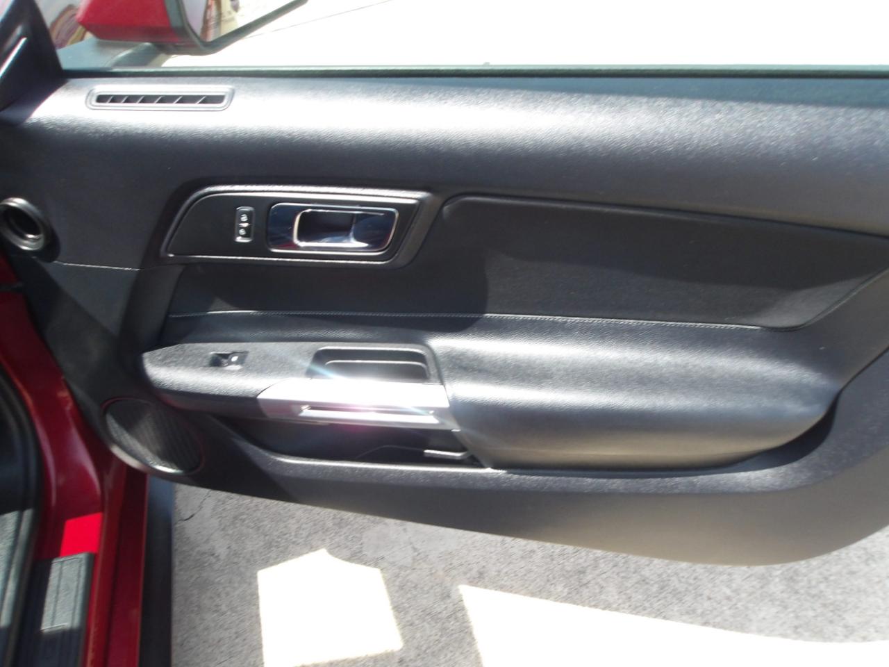 Ford Mustang 2dr Fastback V6 2015