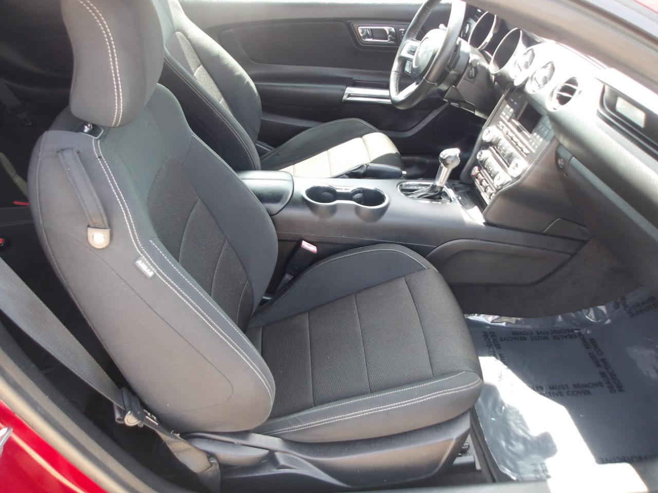Ford Mustang 2dr Fastback V6 2015
