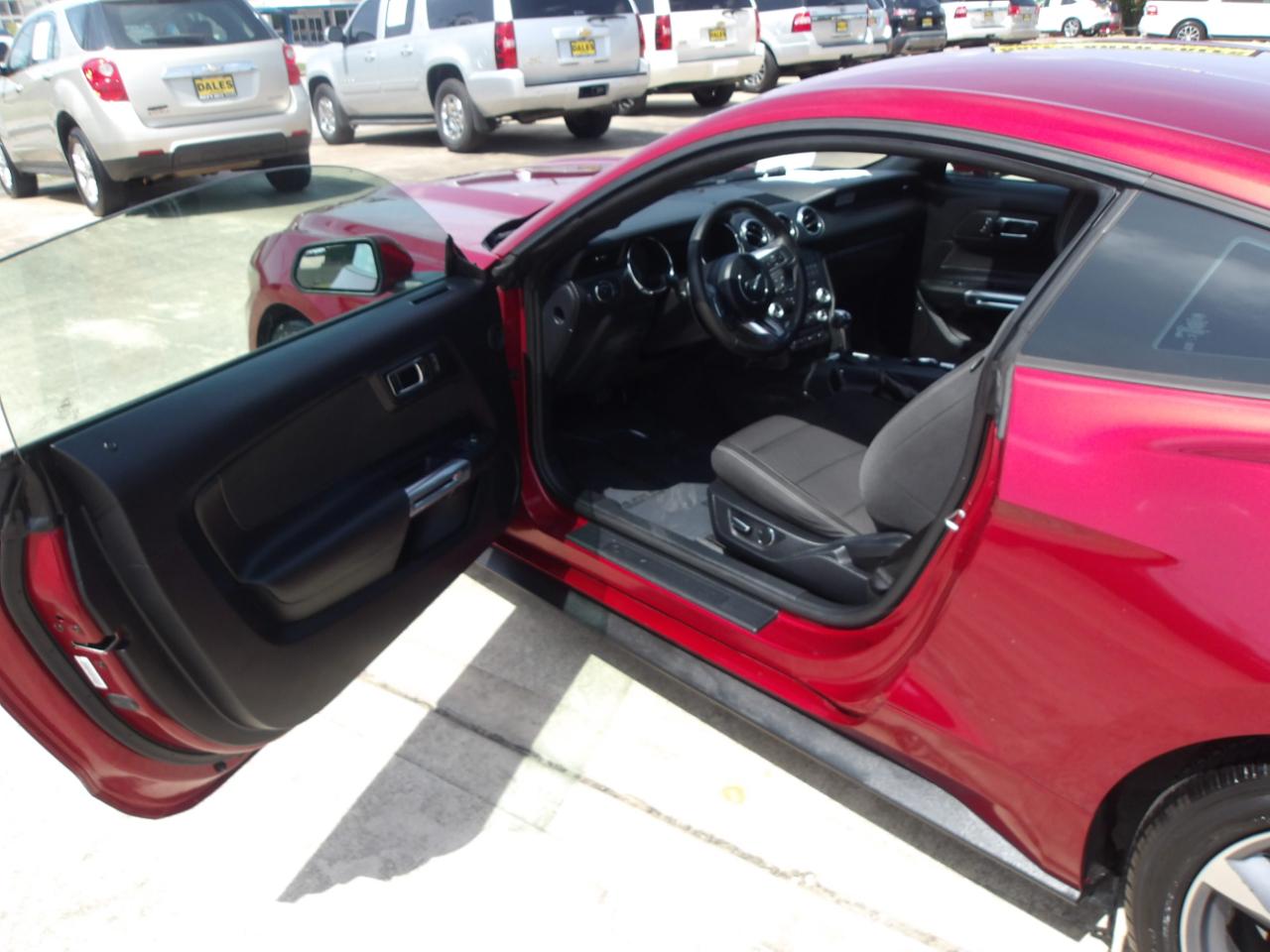 Ford Mustang 2dr Fastback V6 2015