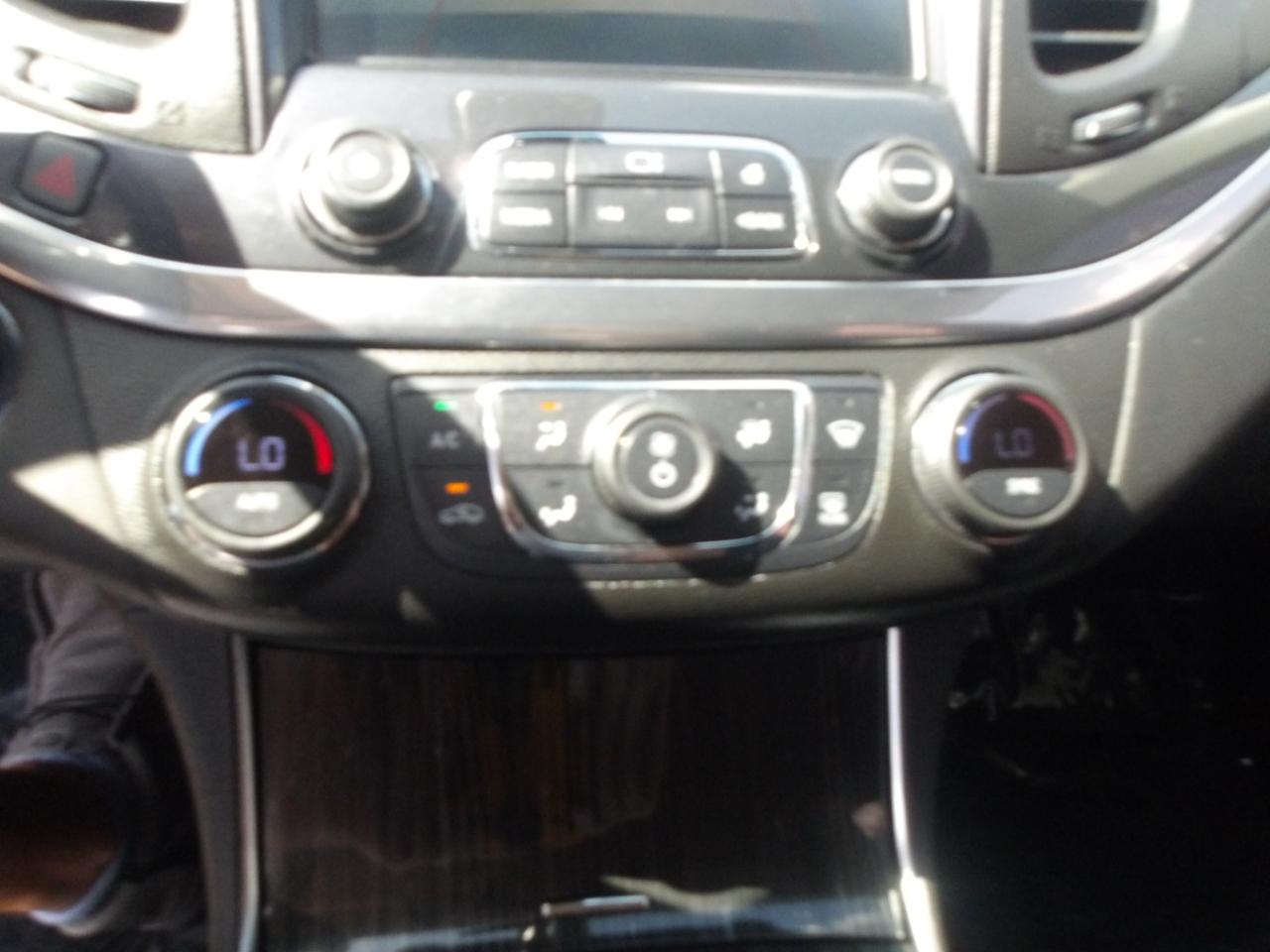 Chevrolet Impala 4dr Sdn LT w/1LT 2019
