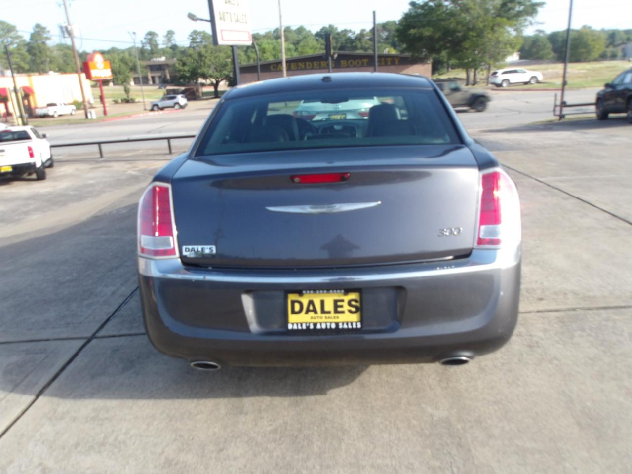 Chrysler 300 4dr Sdn RWD 2013