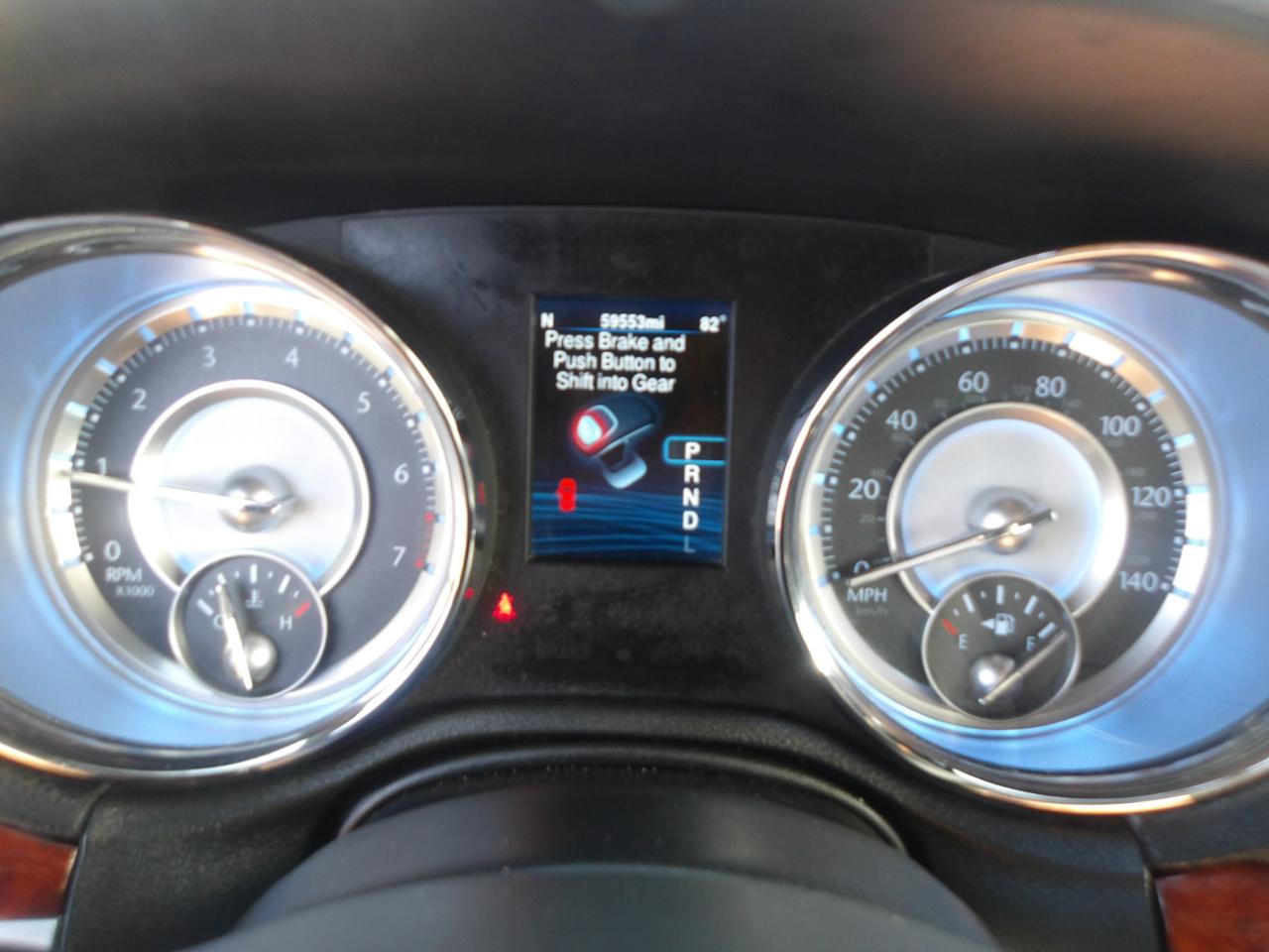 Chrysler 300 4dr Sdn RWD 2013