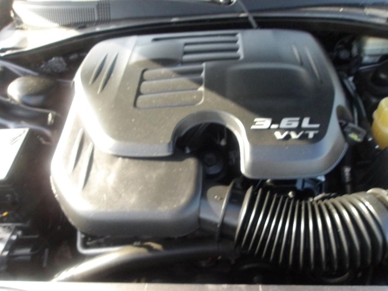 Chrysler 300 4dr Sdn RWD 2013