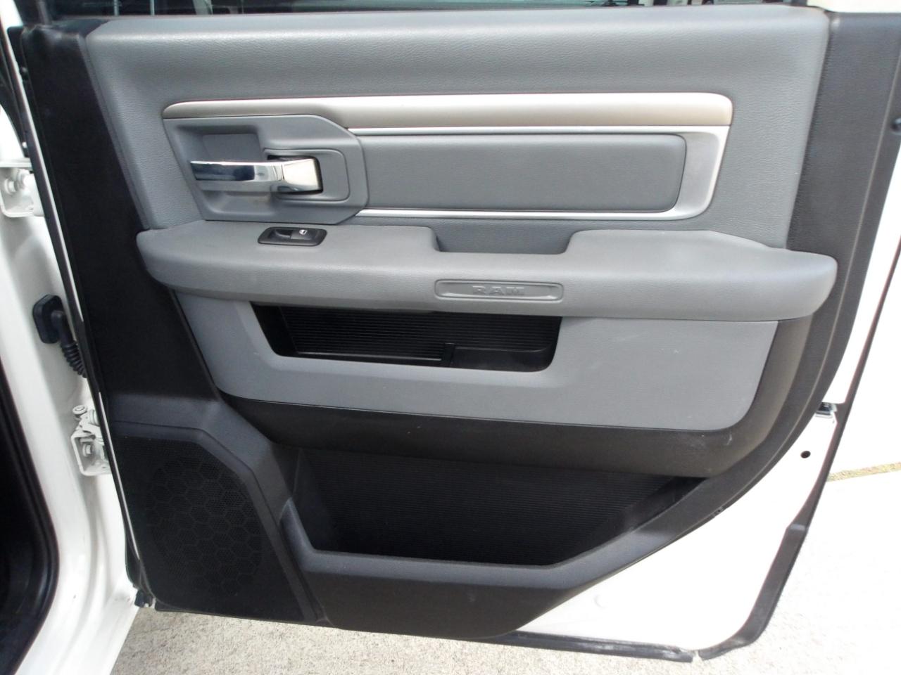 RAM 1500 2WD Crew Cab 140.5" Lone Star 2016