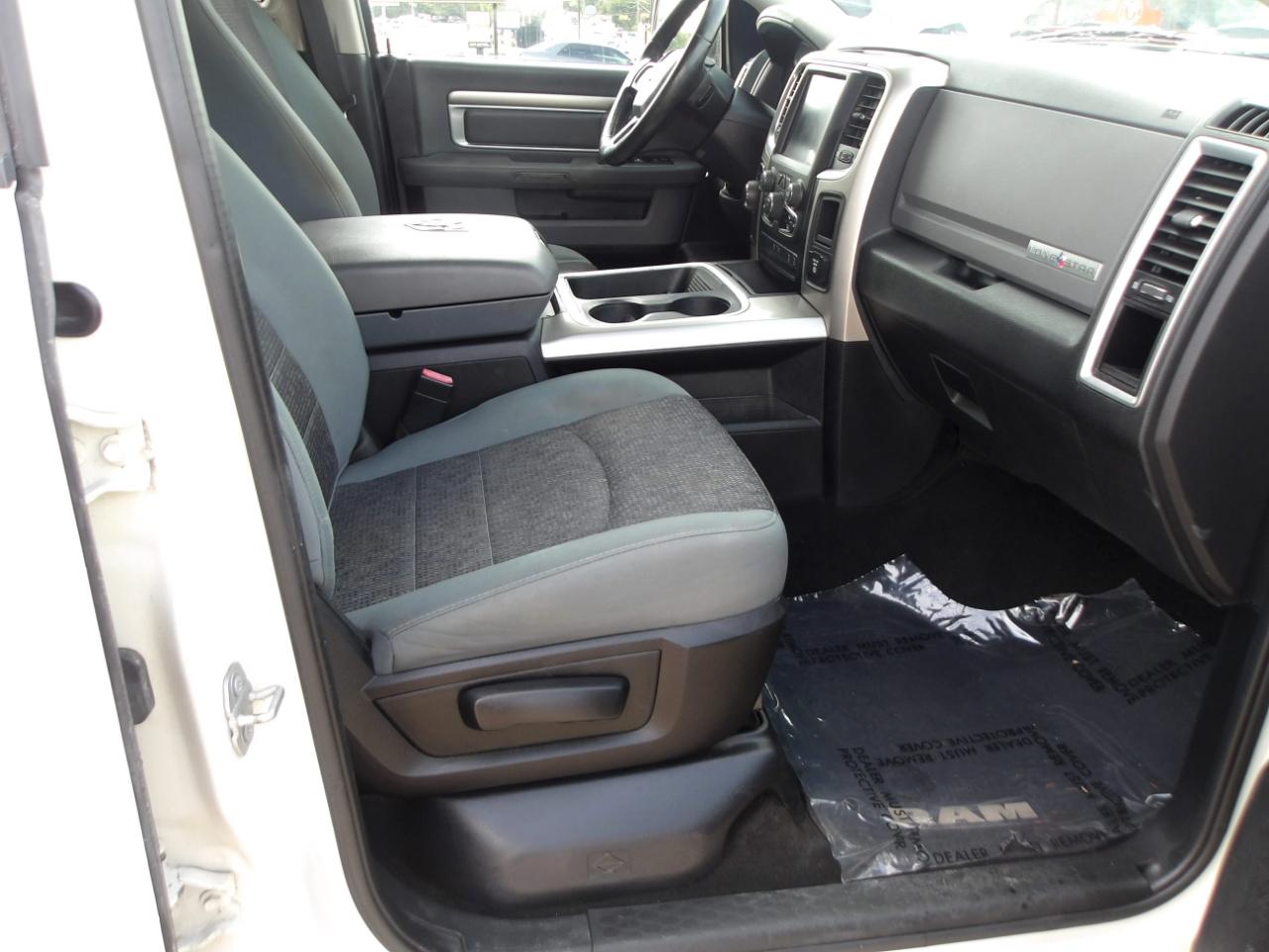 RAM 1500 2WD Crew Cab 140.5" Lone Star 2016