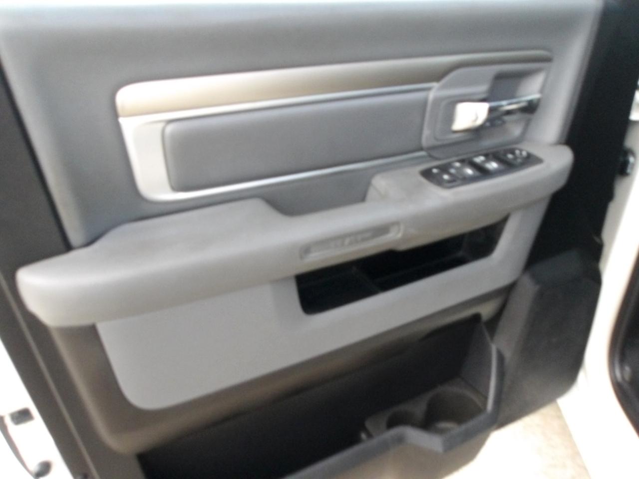 RAM 1500 2WD Crew Cab 140.5" Lone Star 2016