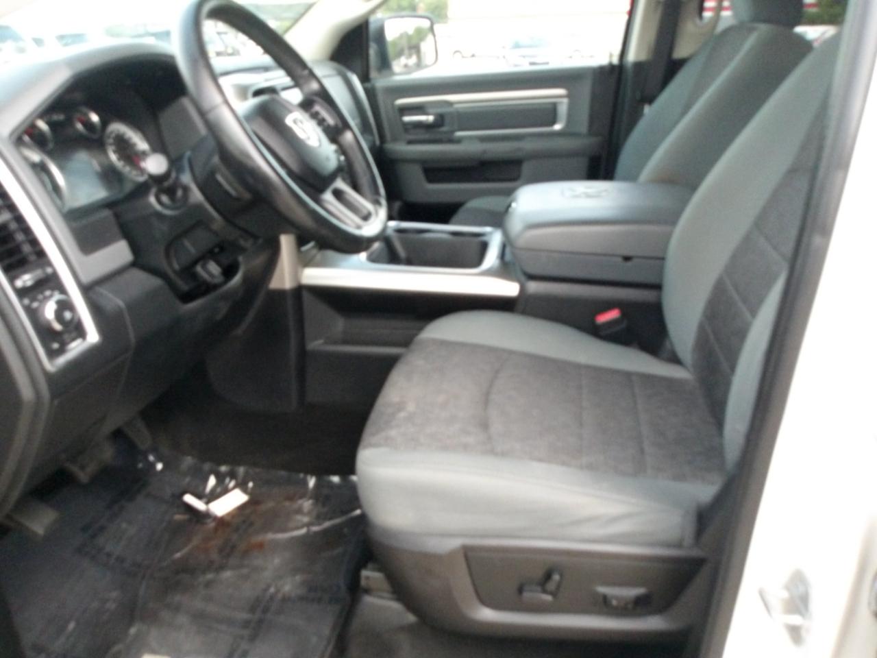 RAM 1500 2WD Crew Cab 140.5" Lone Star 2016