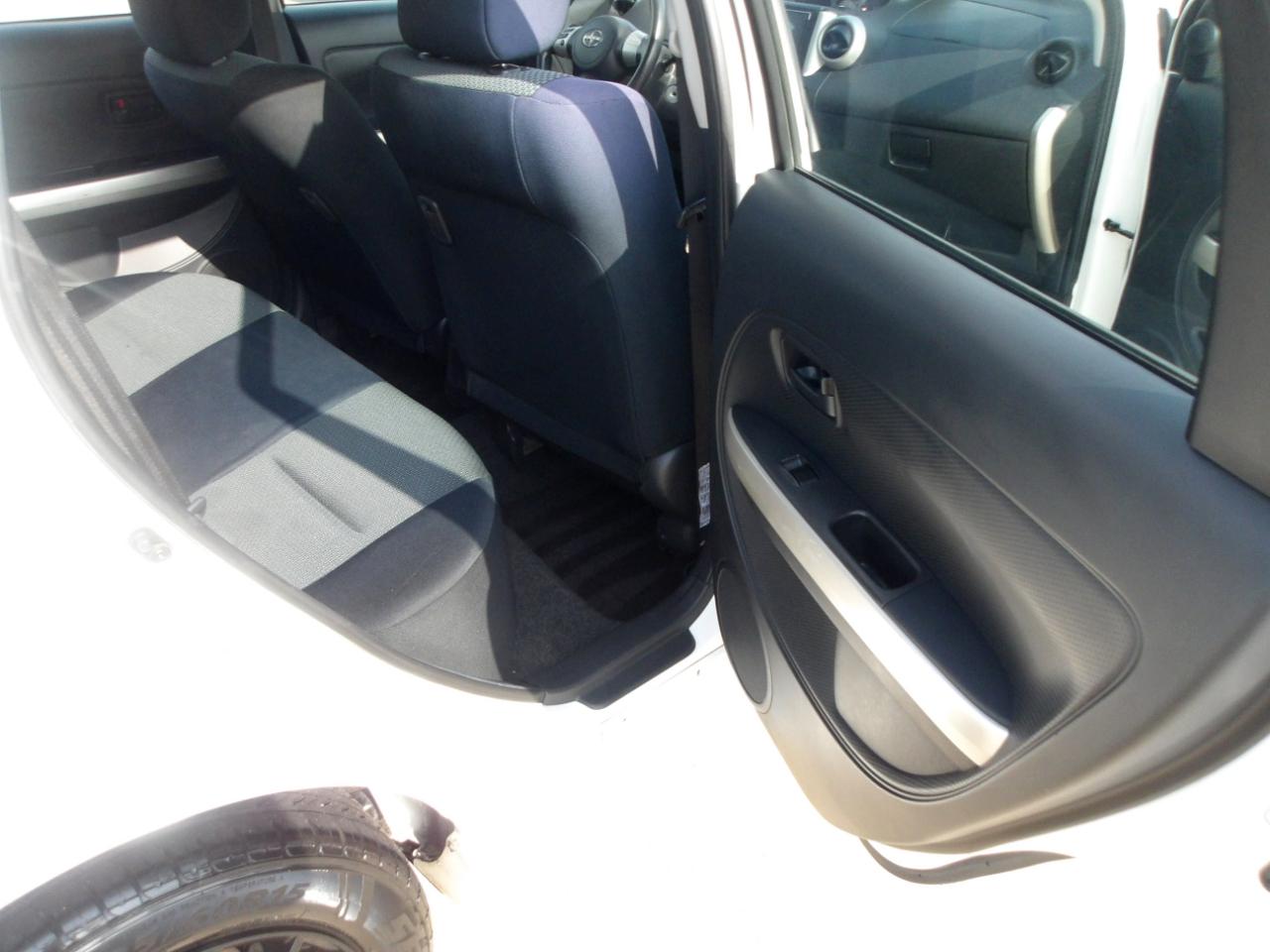 Scion xA 4dr Sdn Auto (Natl) 2006