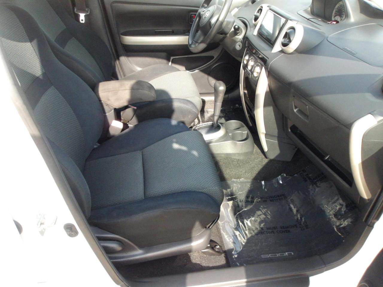 Scion xA 4dr Sdn Auto (Natl) 2006