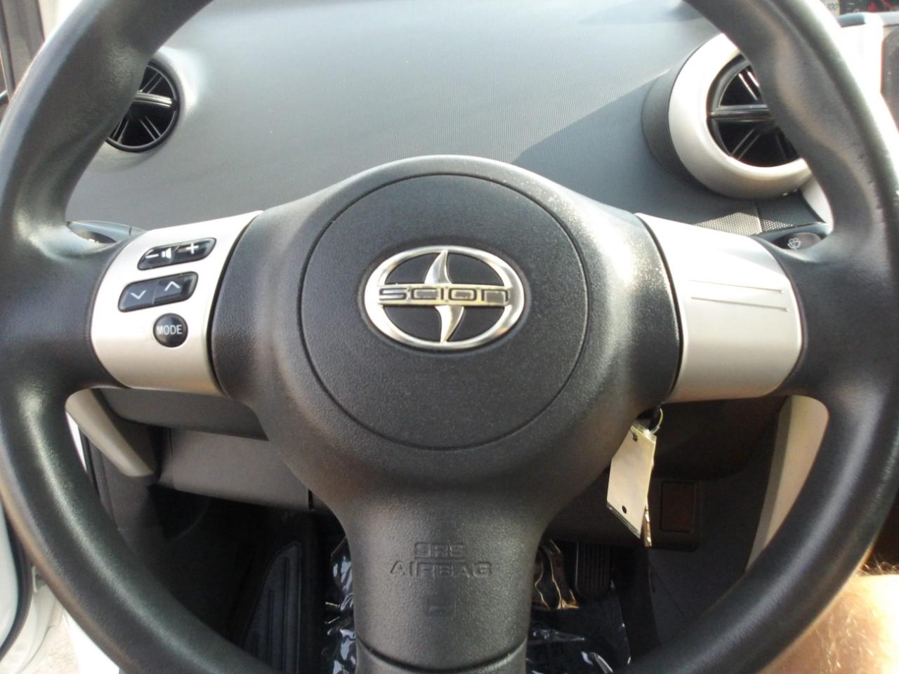 Scion xA 4dr Sdn Auto (Natl) 2006