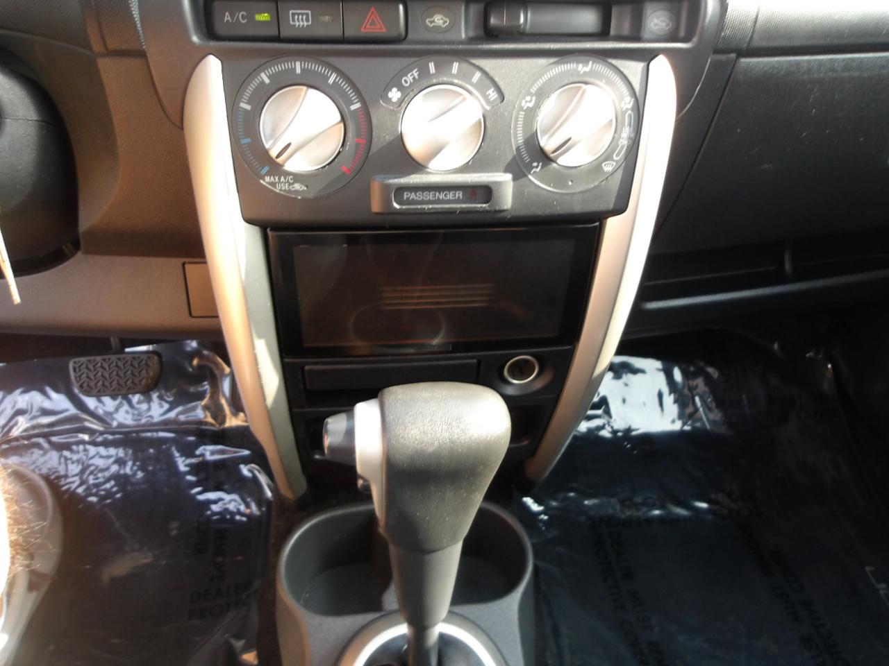 Scion xA 4dr Sdn Auto (Natl) 2006