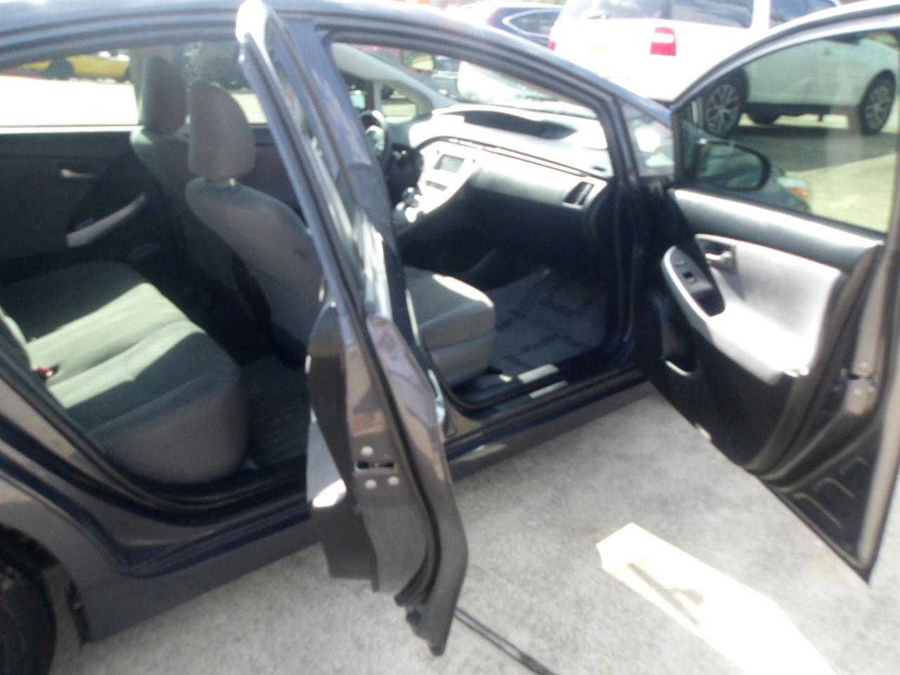 Toyota Prius 5dr HB Persona Series Special Edition (Natl) 2015