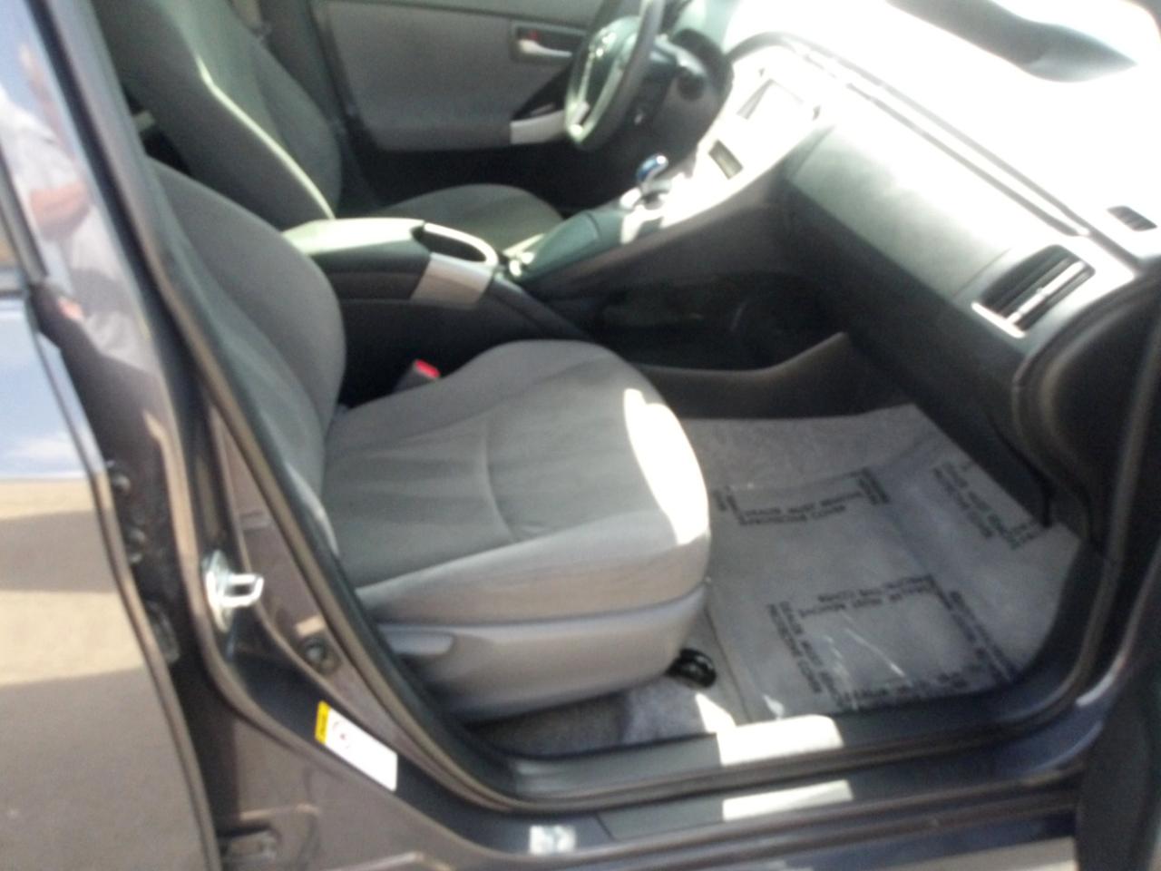 Toyota Prius 5dr HB Persona Series Special Edition (Natl) 2015