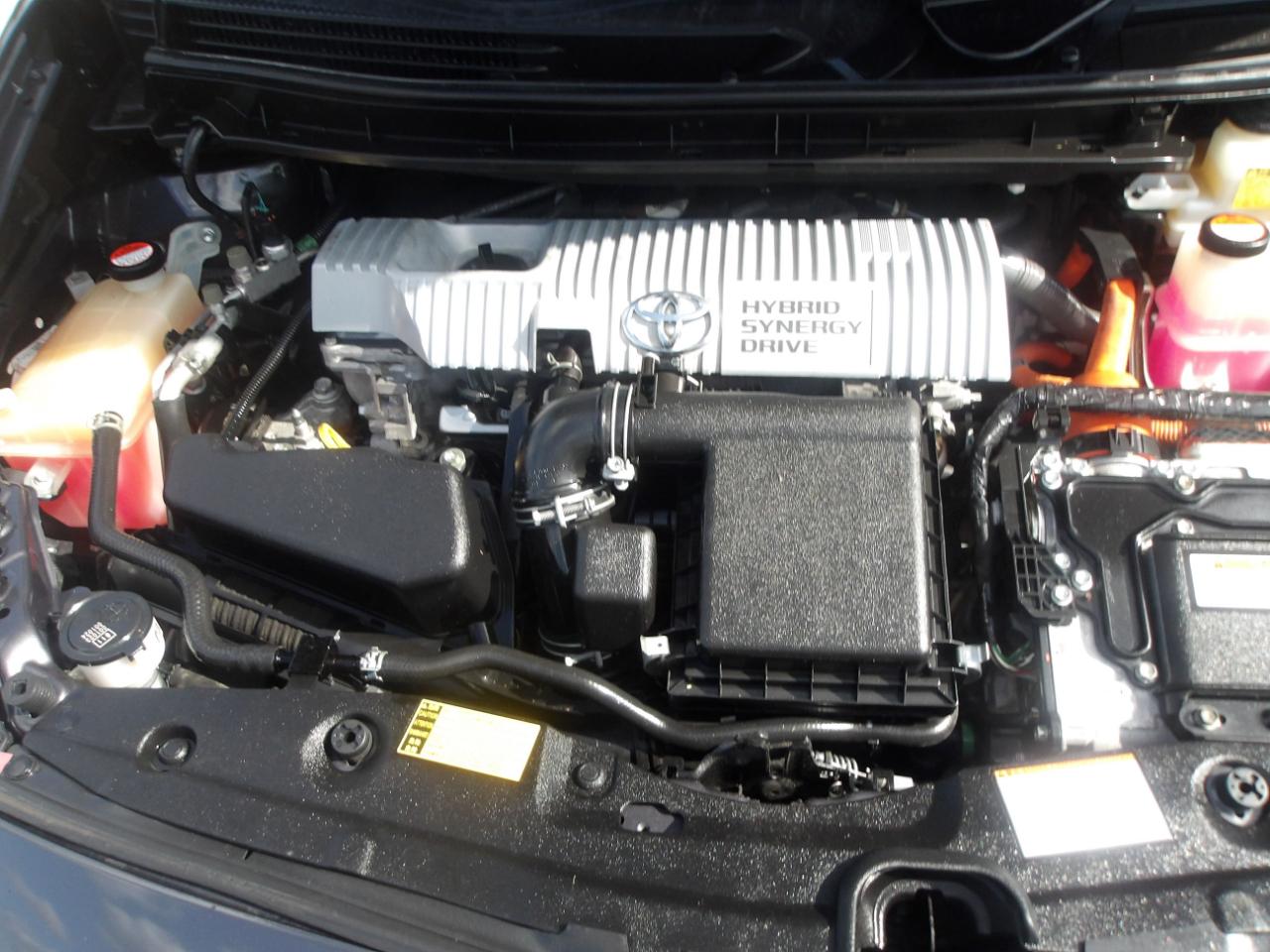Toyota Prius 5dr HB Persona Series Special Edition (Natl) 2015