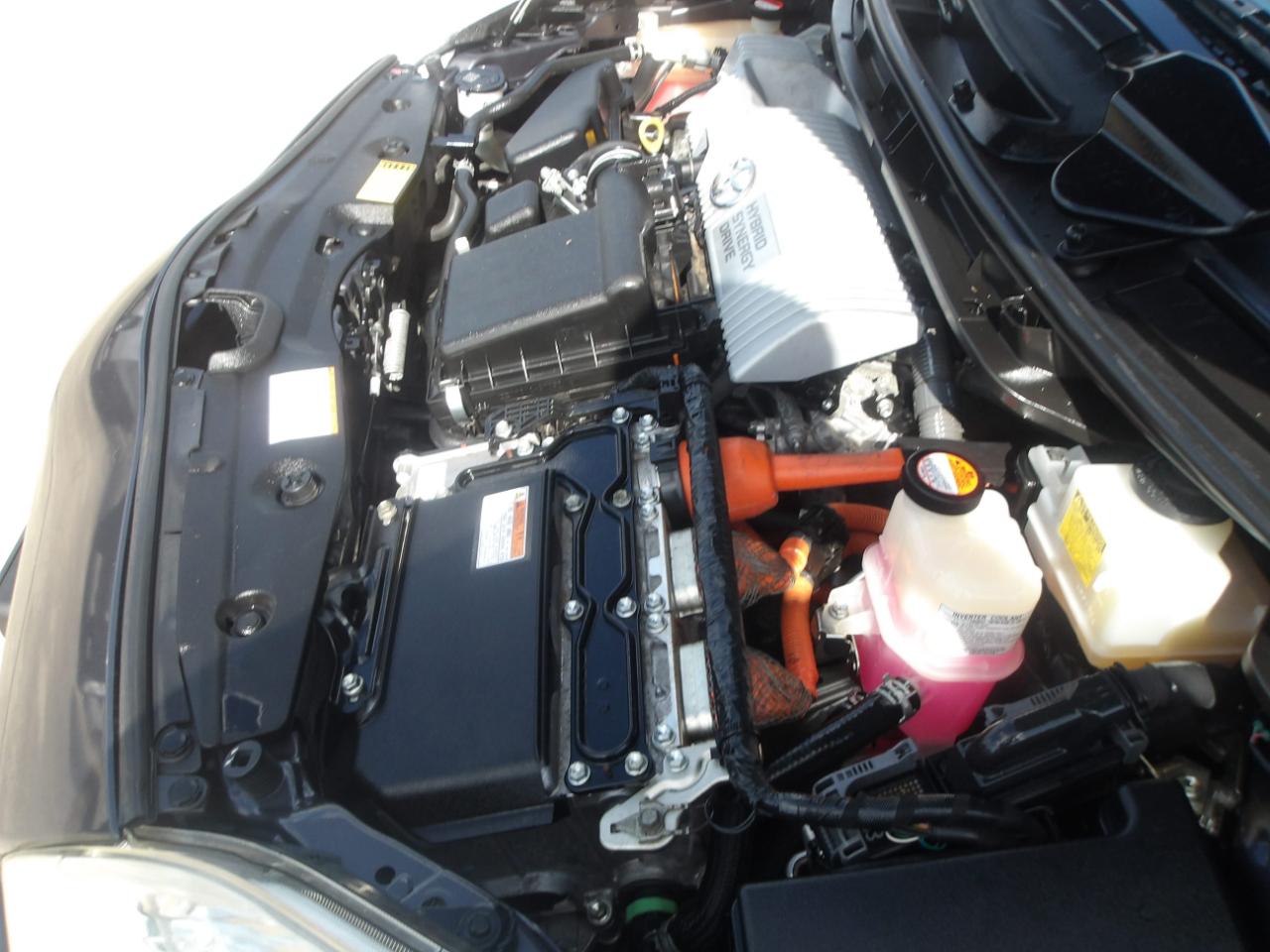 Toyota Prius 5dr HB Persona Series Special Edition (Natl) 2015