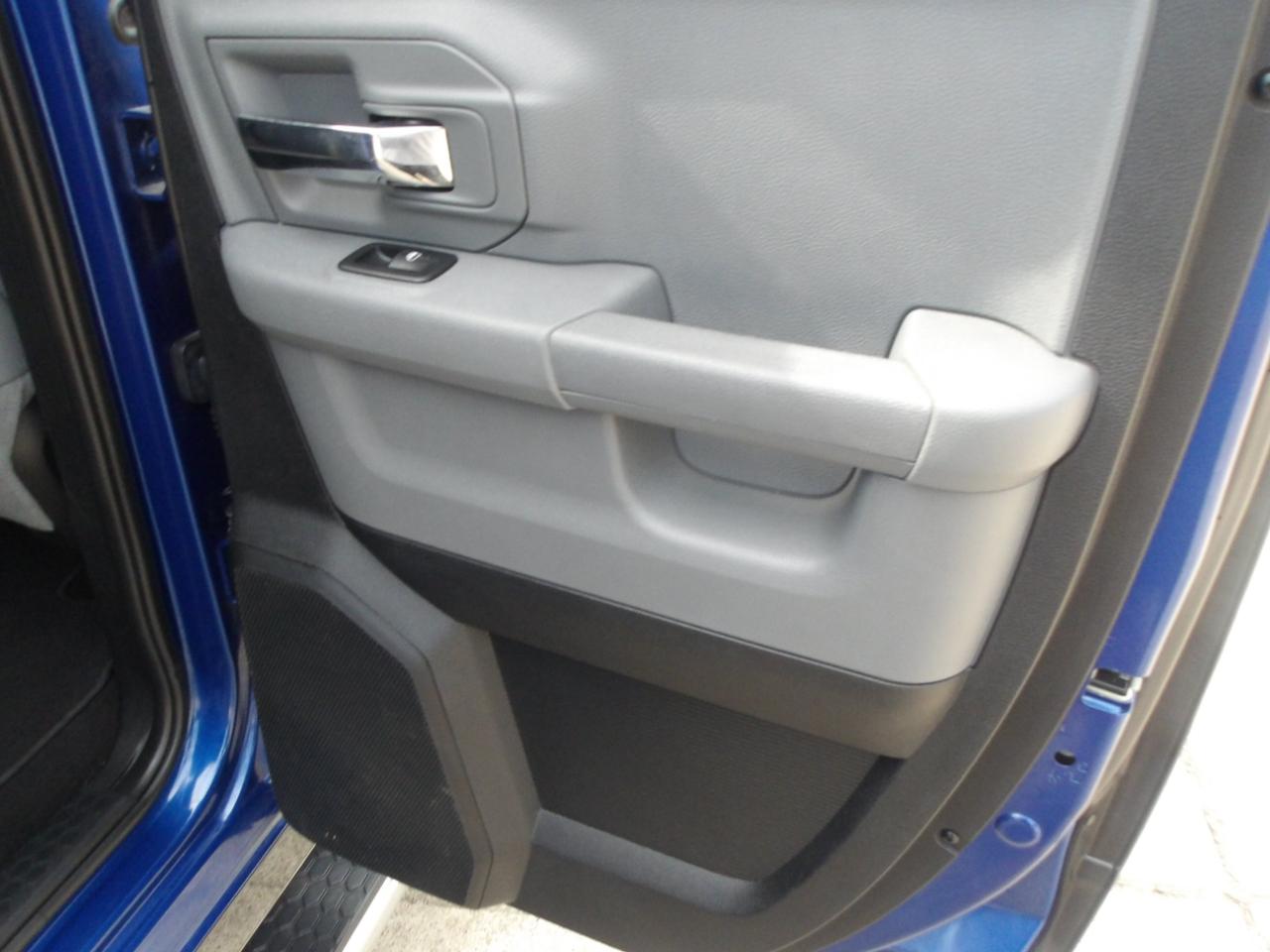 RAM 1500 2WD Quad Cab 140.5" Lone Star 2014