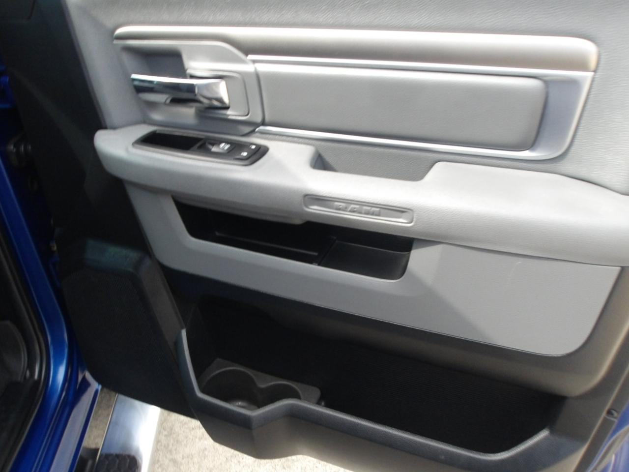 RAM 1500 2WD Quad Cab 140.5" Lone Star 2014