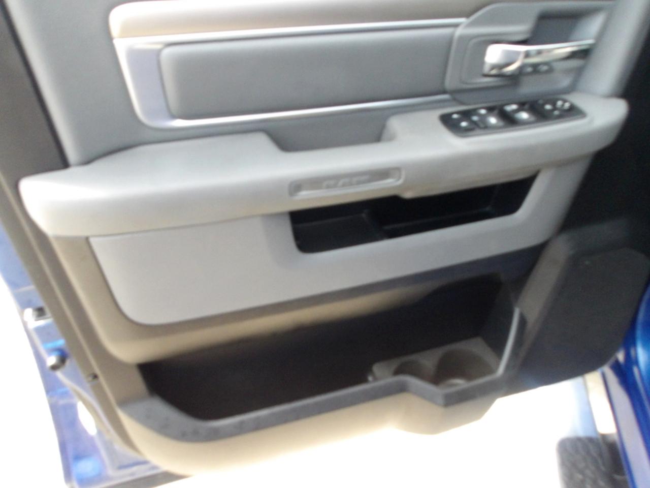 RAM 1500 2WD Quad Cab 140.5" Lone Star 2014