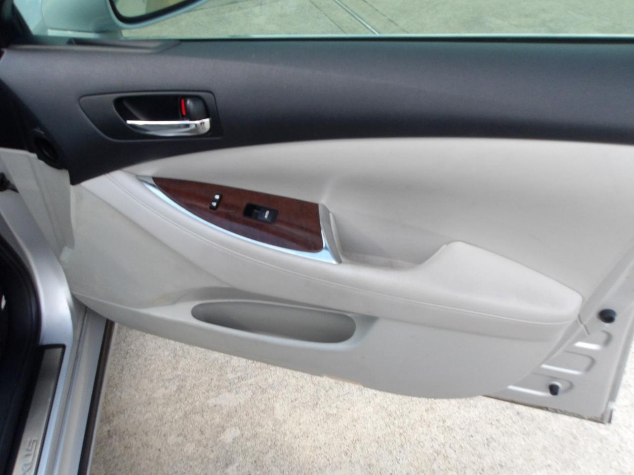 Lexus ES 350 4dr Sdn 2011