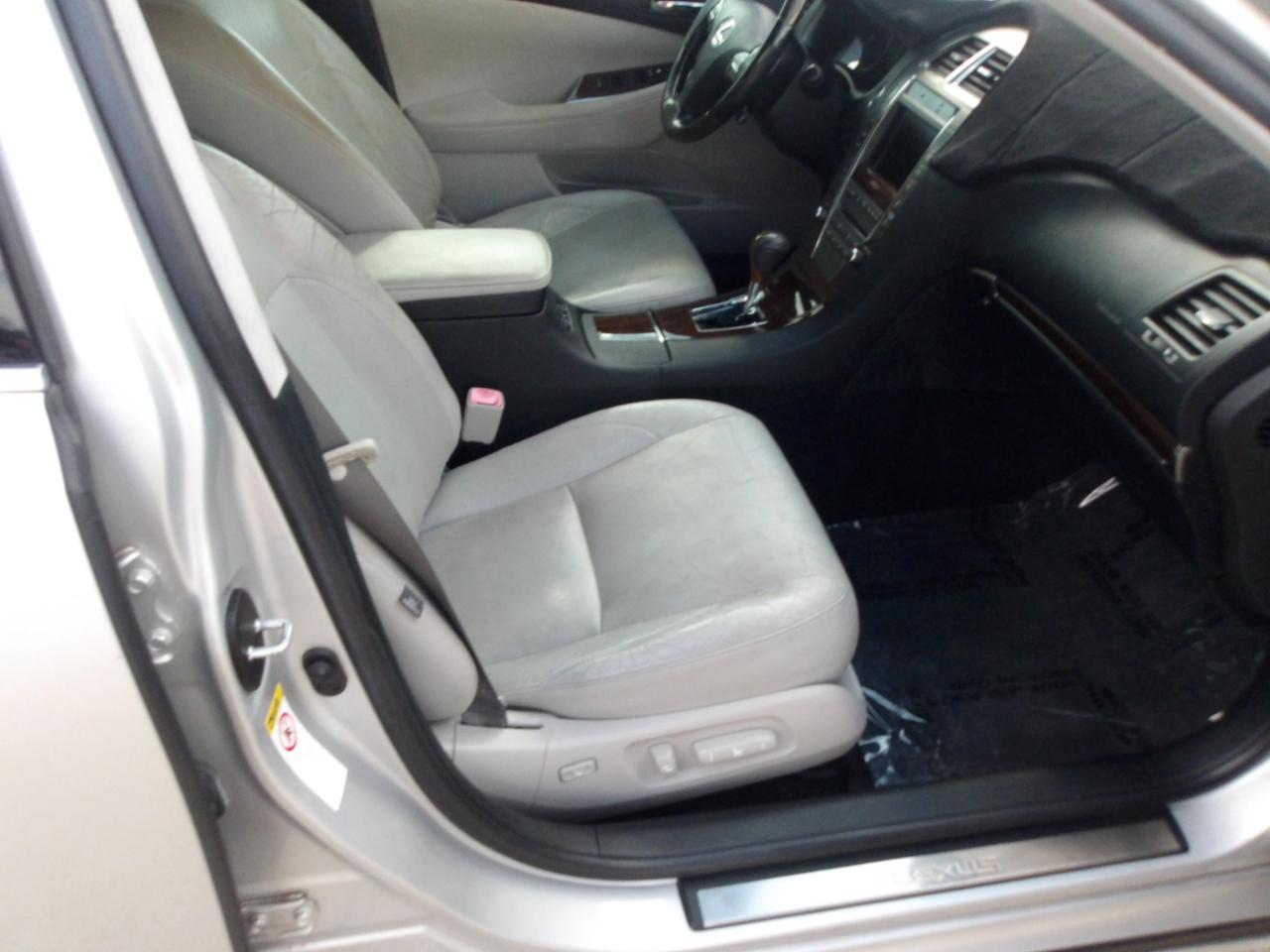 Lexus ES 350 4dr Sdn 2011
