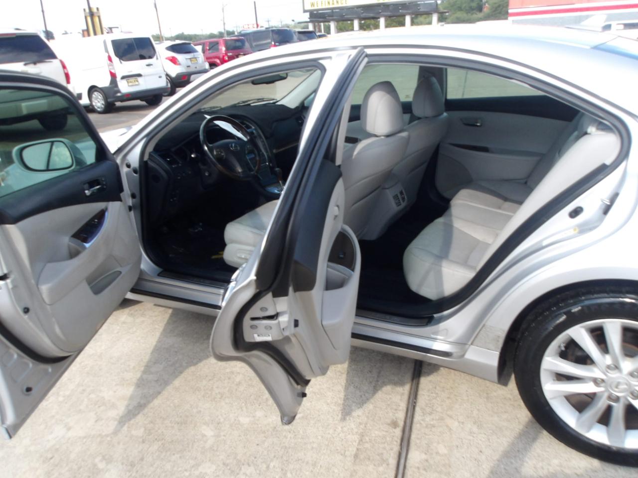 Lexus ES 350 4dr Sdn 2011