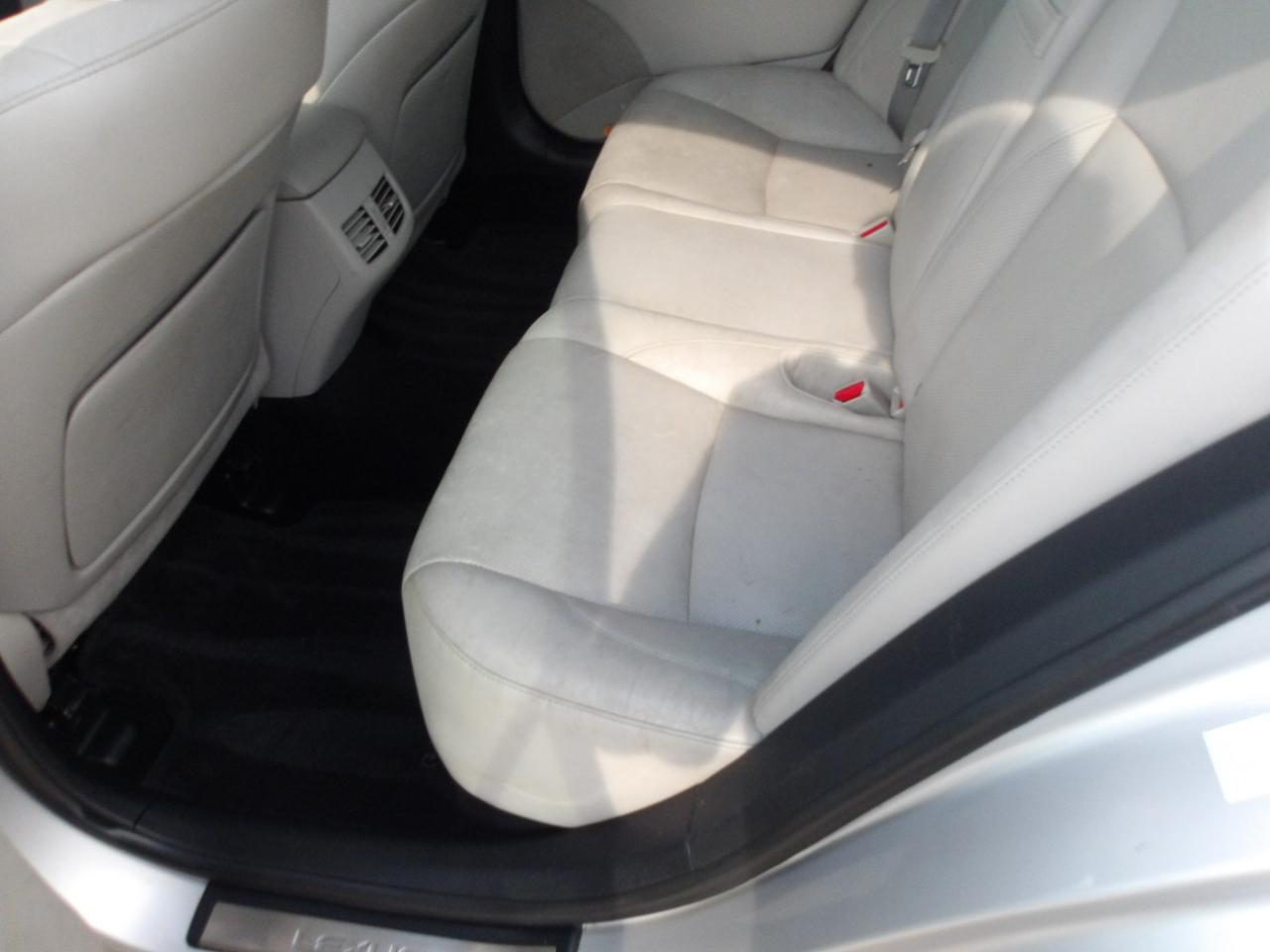 Lexus ES 350 4dr Sdn 2011
