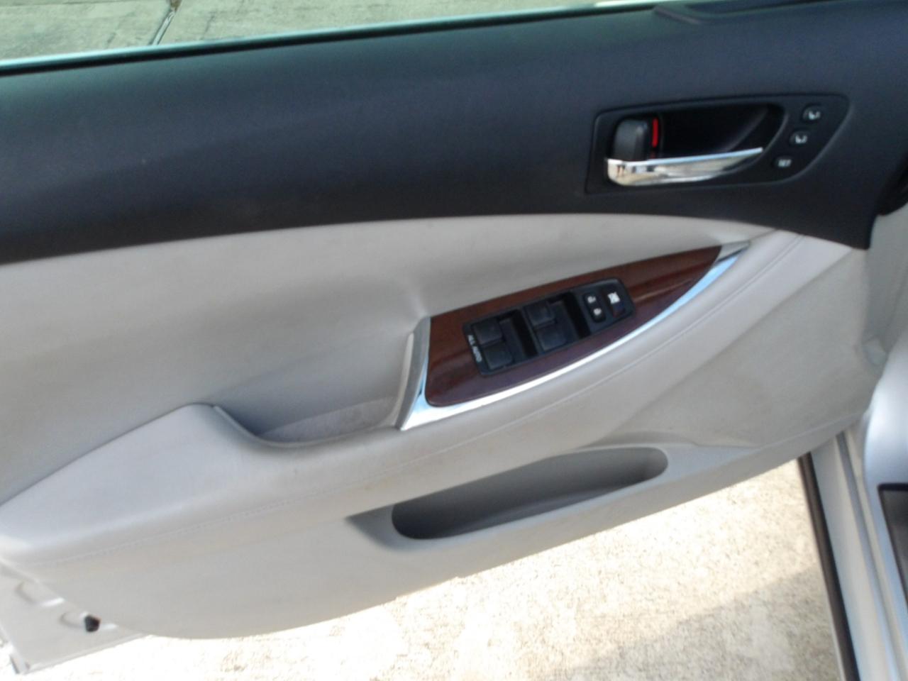 Lexus ES 350 4dr Sdn 2011
