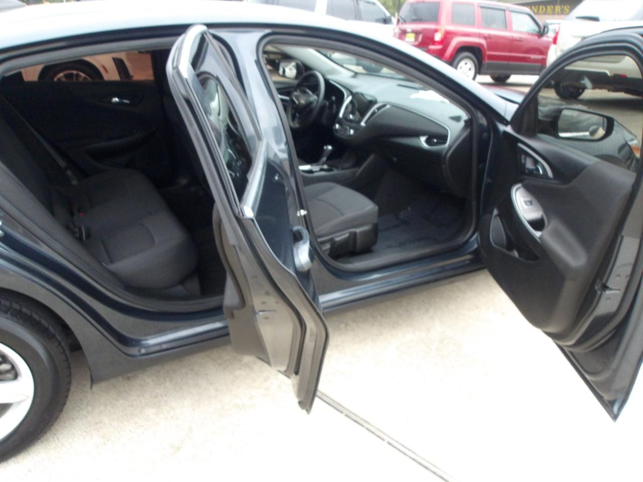 Chevrolet Malibu 4dr Sdn LS w/1LS 2020