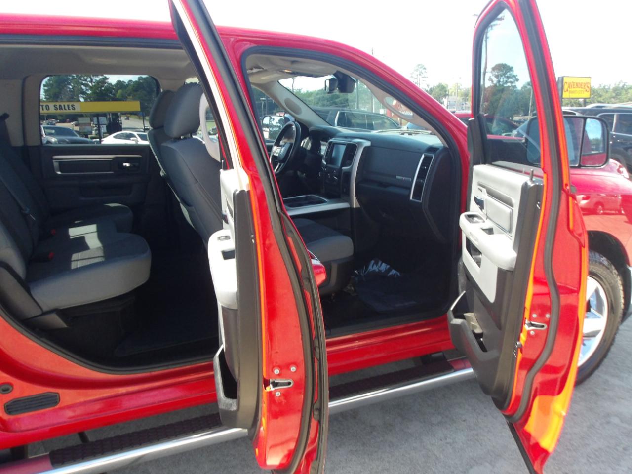 RAM 1500 2WD Crew Cab 140.5" Lone Star 2016