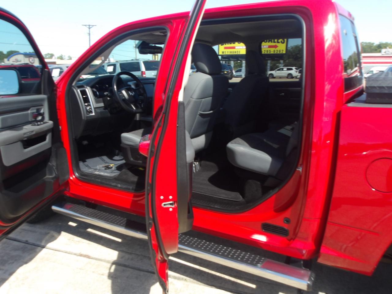 RAM 1500 2WD Crew Cab 140.5" Lone Star 2016