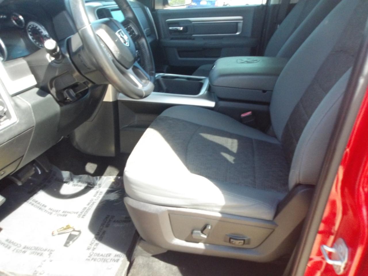 RAM 1500 2WD Crew Cab 140.5" Lone Star 2016
