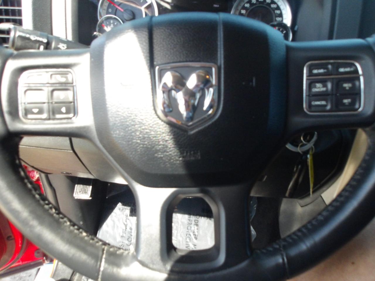 RAM 1500 2WD Crew Cab 140.5" Lone Star 2016