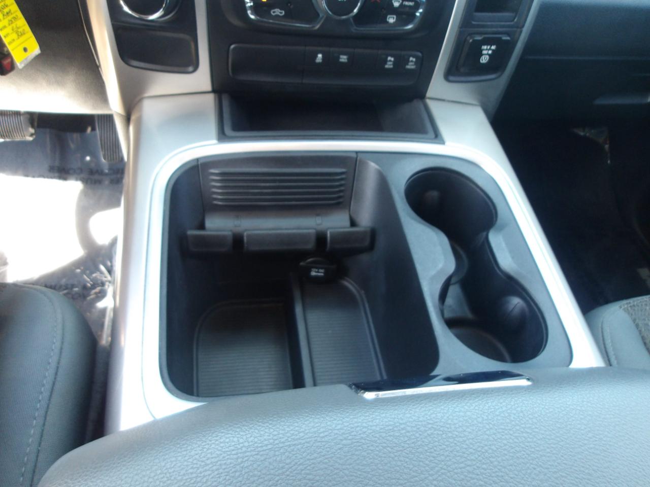 RAM 1500 2WD Crew Cab 140.5" Lone Star 2016