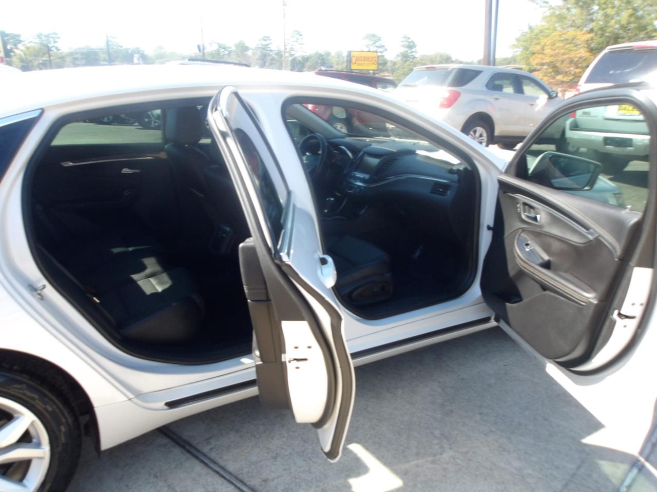 Chevrolet Impala 4dr Sdn LT w/1LT 2018