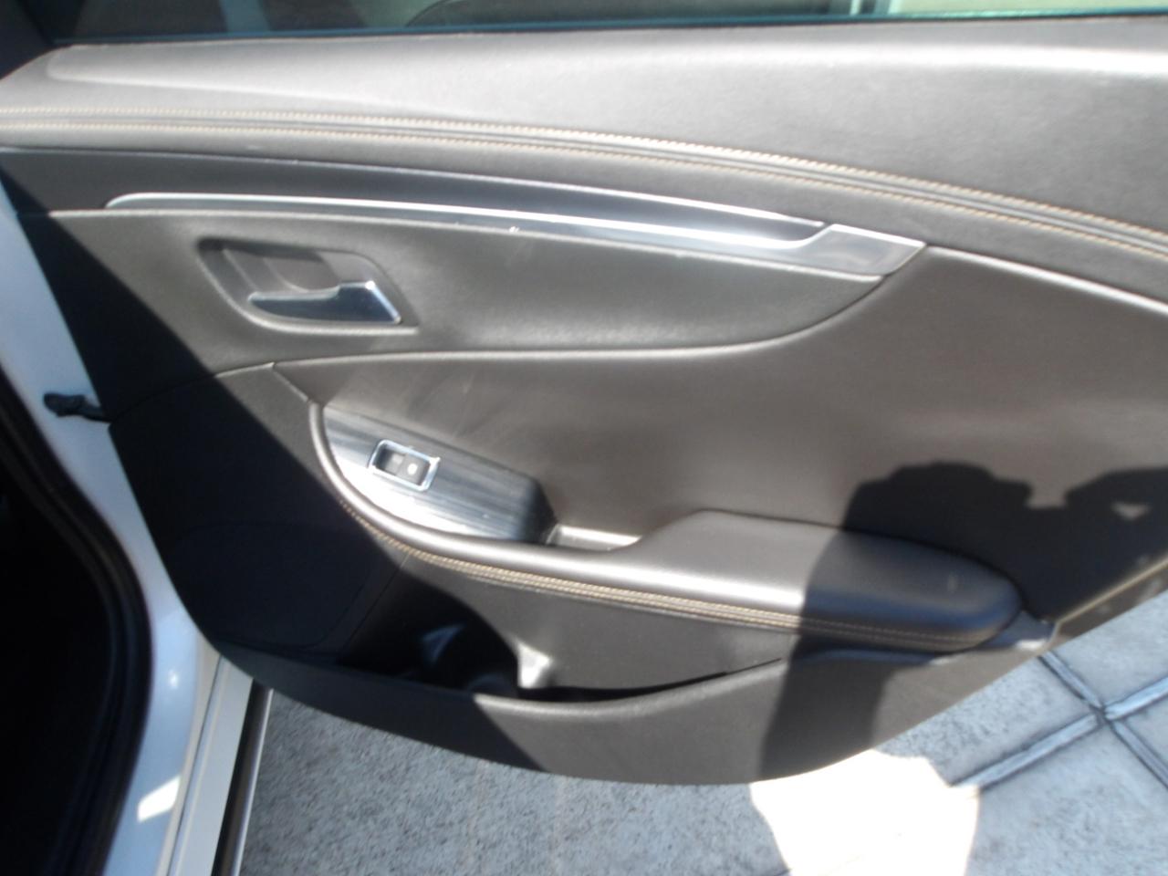 Chevrolet Impala 4dr Sdn LT w/1LT 2018