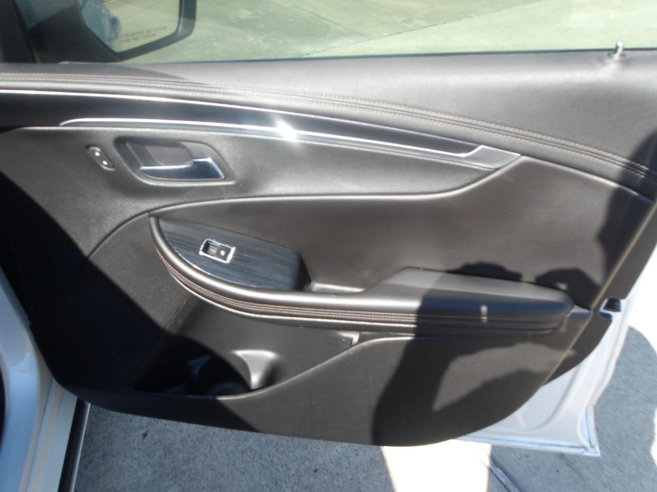 Chevrolet Impala 4dr Sdn LT w/1LT 2018