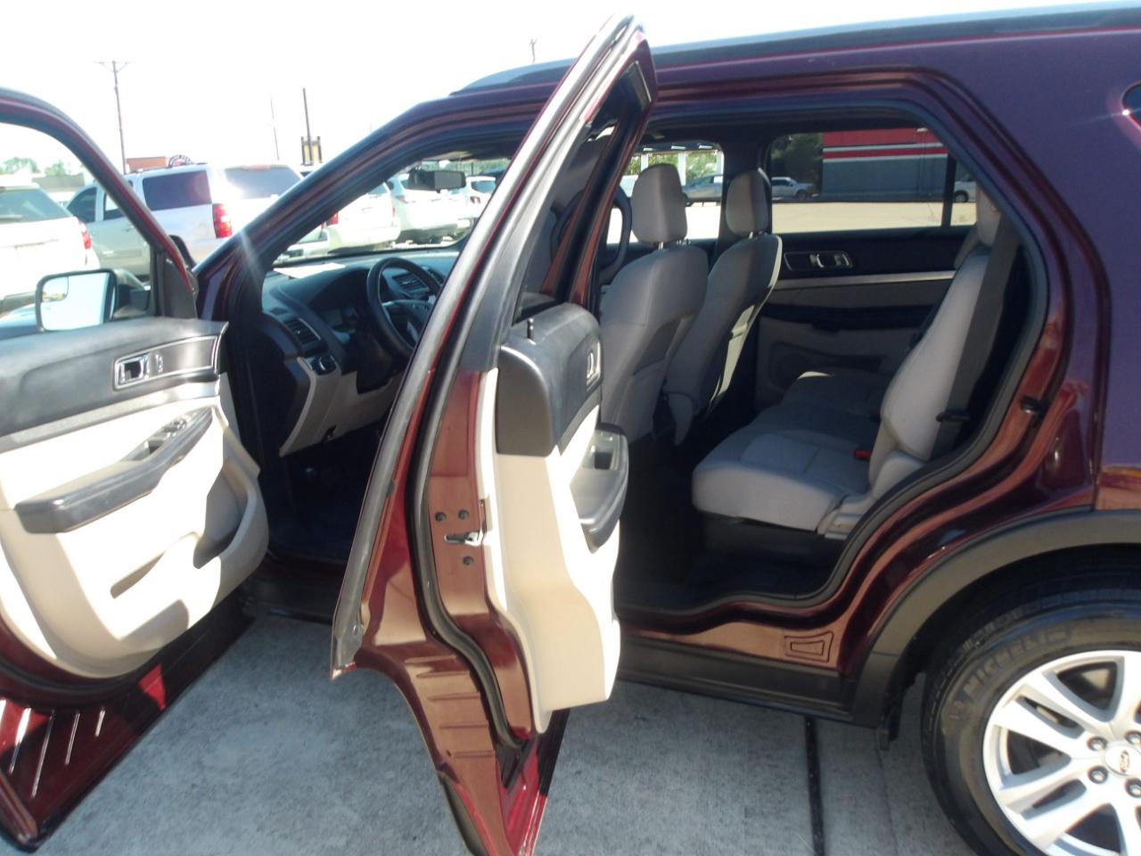 Ford Explorer XLT FWD 2018