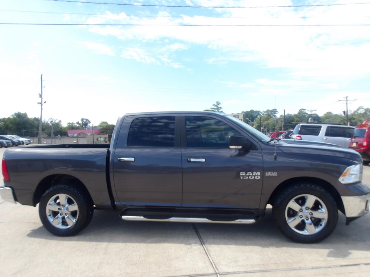 RAM 1500 2WD Crew Cab 140.5" Lone Star 2016