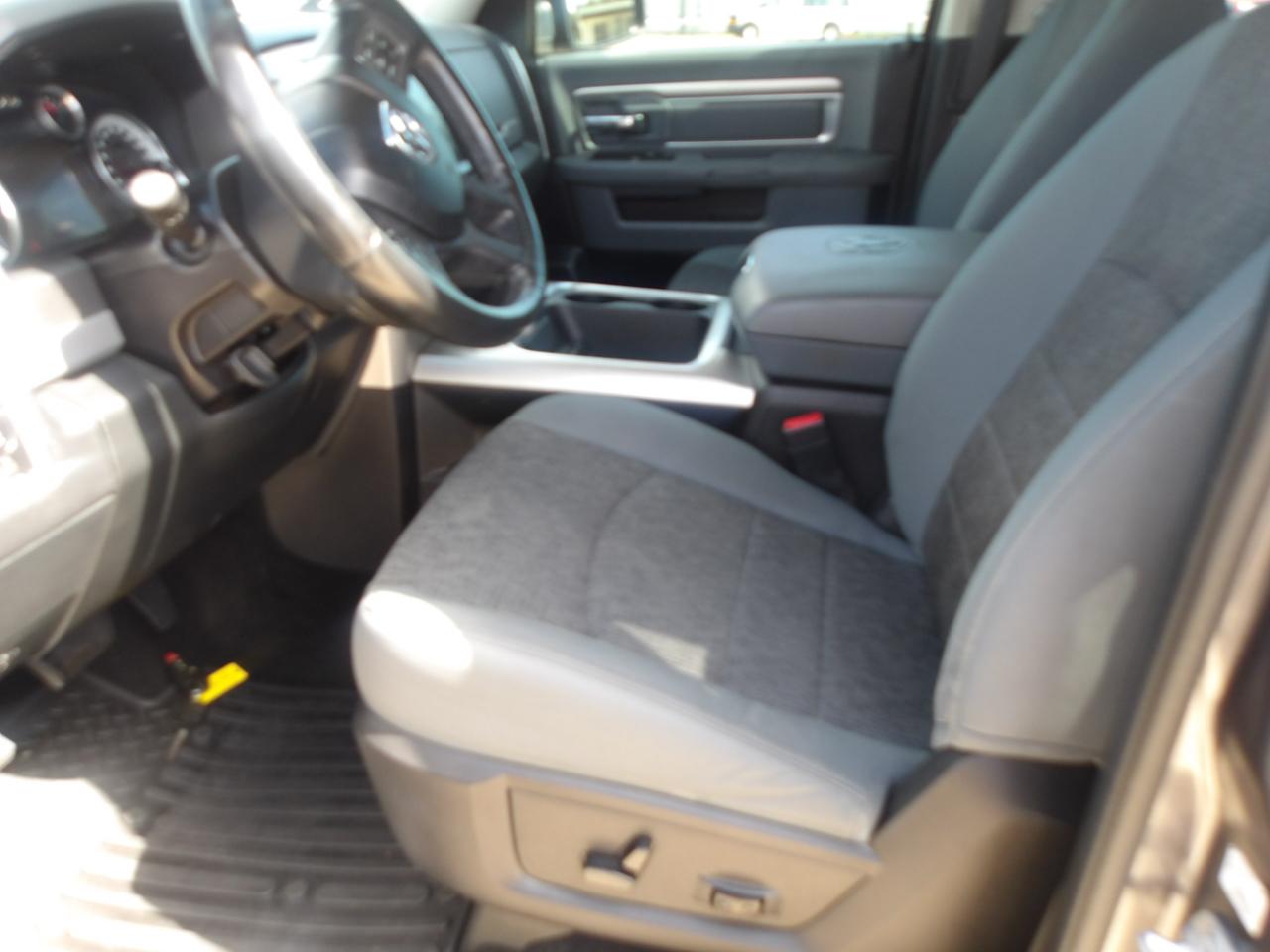 RAM 1500 2WD Crew Cab 140.5" Lone Star 2016